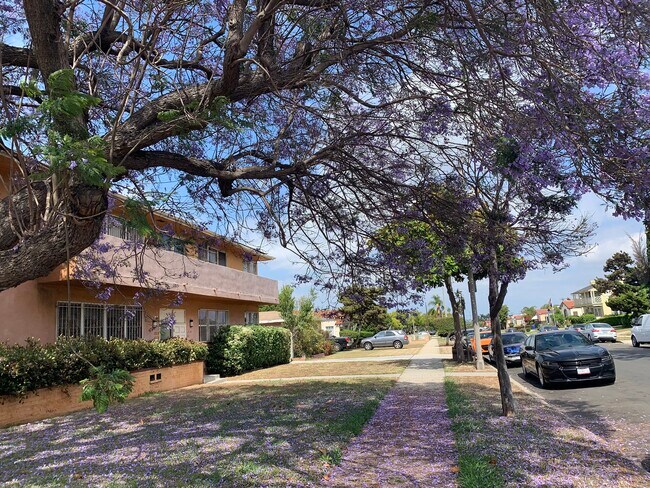 Front of the building - 3311 W 78th St Unit 1