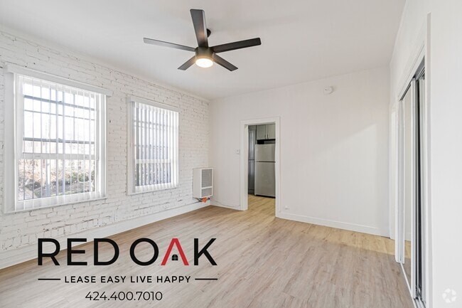 Building Photo - 245 N Kenmore Ave Rental