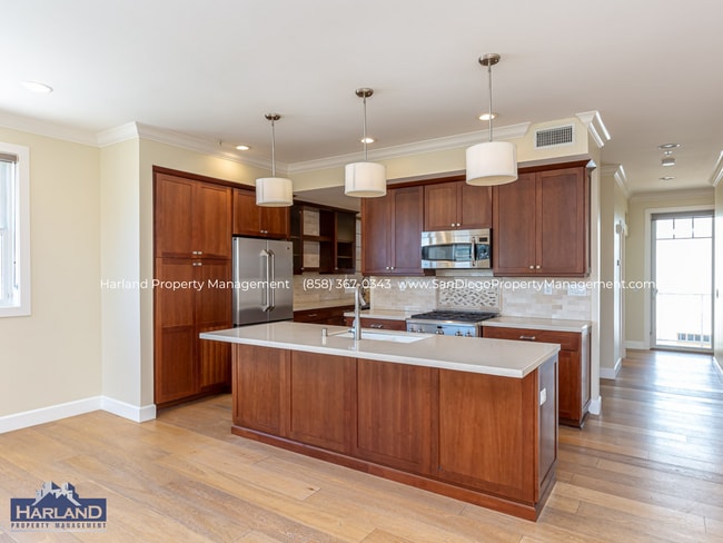 Building Photo - 7726 Ivanhoe Ave Rental