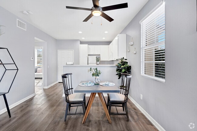 2BR, 2BA - 889SF - Dining Area - Silverhawk Apartments