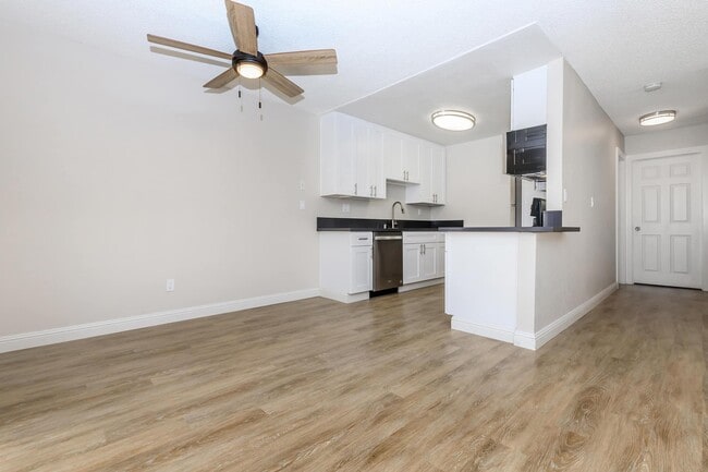 Photo - Hollister Creek Apartments