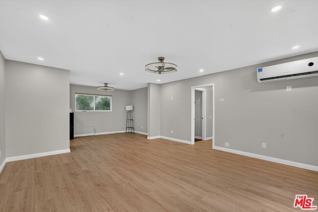 Photo - 2418 Graham Ave Unit 2