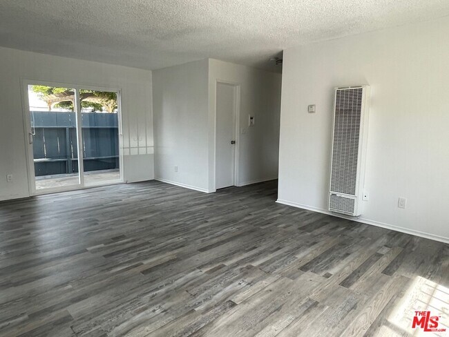 Building Photo - 840 W Colden Ave Unit 5 Rental