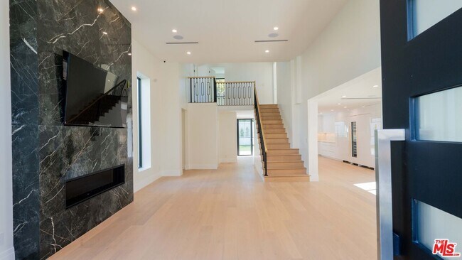 Photo - 10520 Ashton Ave