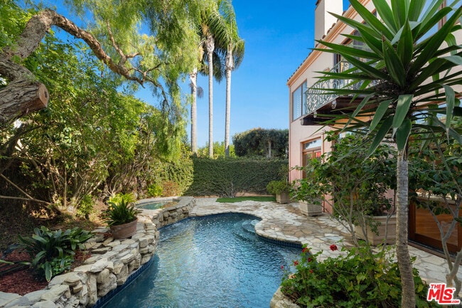 Photo - 23351 Malibu Colony Rd