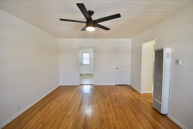 Photo - 6308 Vineland Ave Unit 05