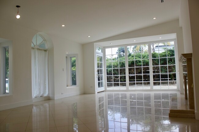 Photo - 1265 Bienveneda Ave