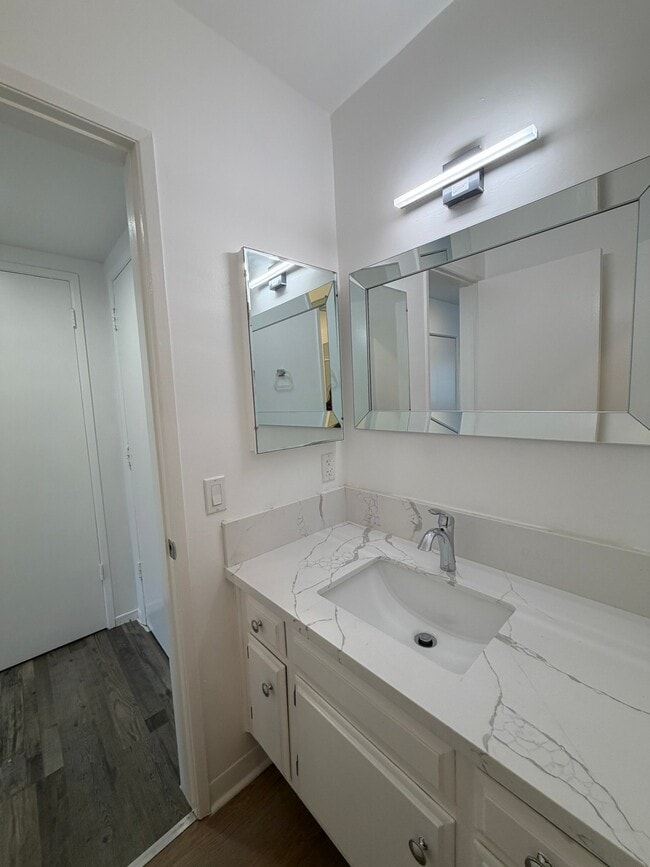 Photo - 1825 N Gramercy Pl Unit 311