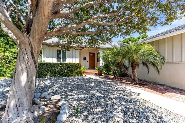 Photo - 8062 Wynne Ave