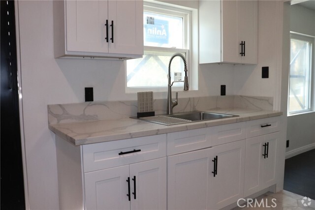 Building Photo - 3938 W 28th St Rental