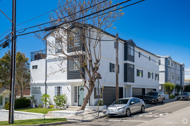 Building Photo - 907 5th St Unit C Rental