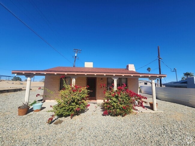 Building Photo - Charming One Bedroom Cottage COMING THIS A... Rental