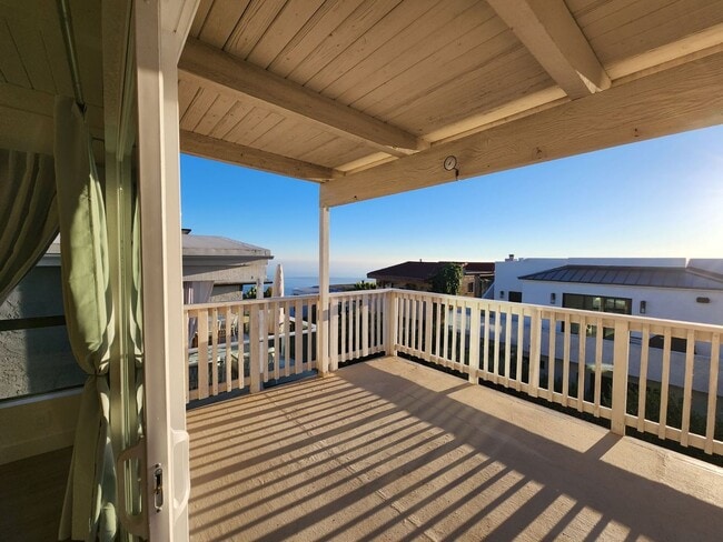 Building Photo - Beautiful Laguna Beach home!