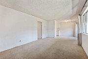 Photo - The perfect upstairs location down town Sa... House