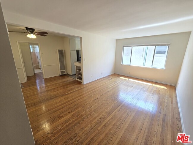 Photo - 1532 N Harvard Blvd Unit 8