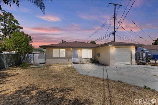 Building Photo - 315 S Mistletoe Ave Rental