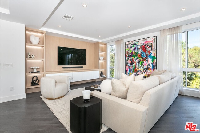 Photo - 460 N Palm Dr Unit 304