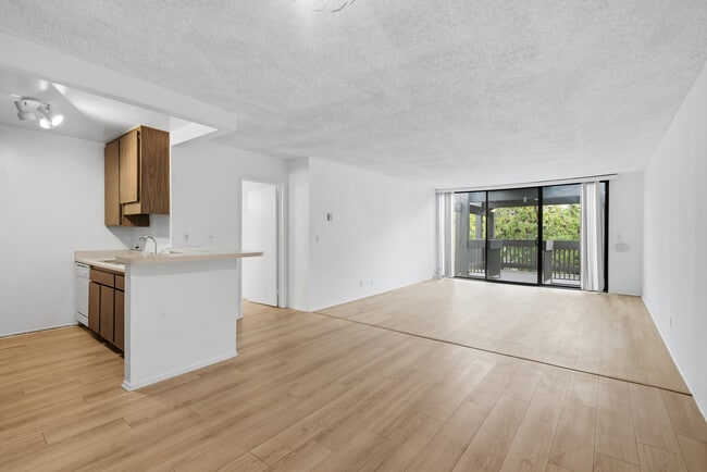 Building Photo - 7742 Redlands St Unit H3028