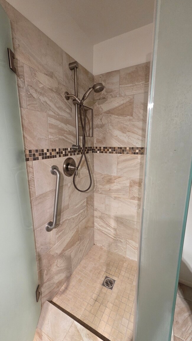 Building Photo - 12830 Burbank Blvd Unit 314