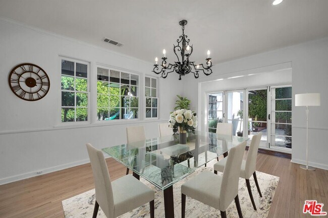 Photo - 629 N Rexford Dr