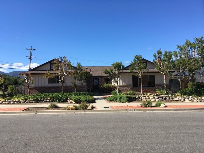 Charming Vintage 3BR/1.5BA Corner Lot Home... - Charming Vintage 3BR/1.5BA Corner Lot Home...