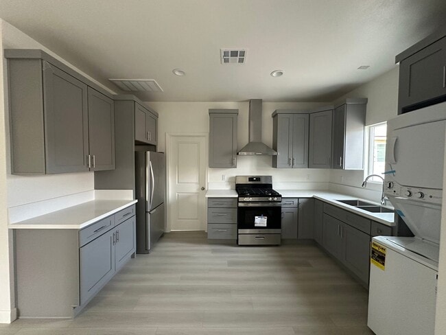Building Photo - 13935 Rosita Pl