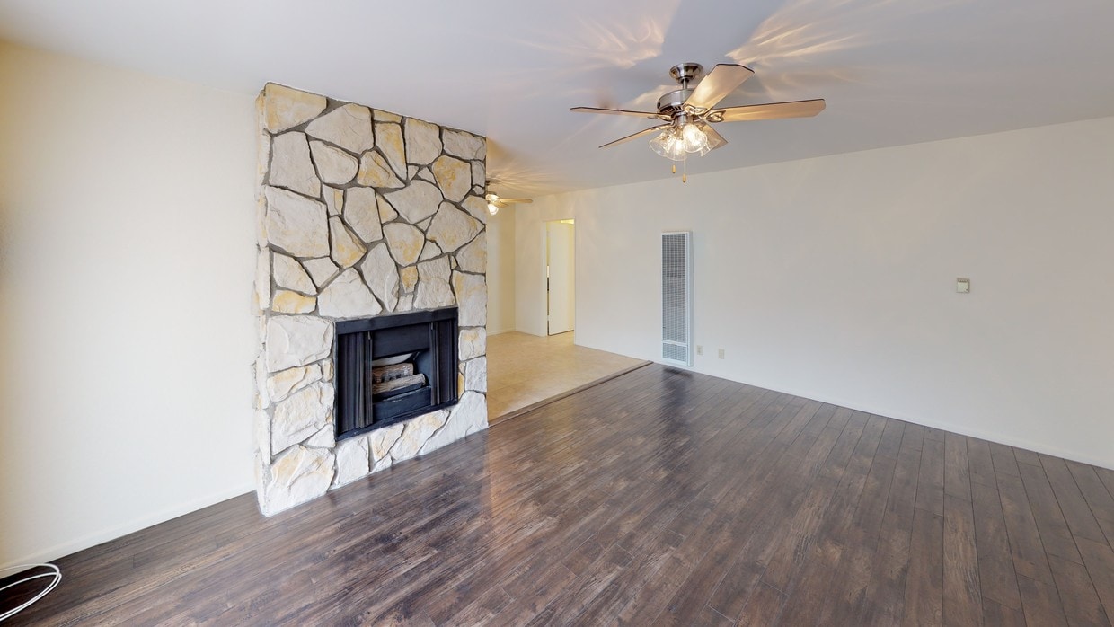 3D Tour - 7013 Haskell Ave