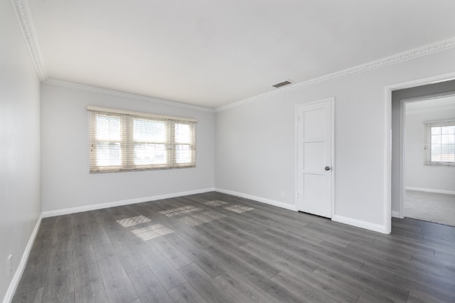 Photo - 2145 W 104th St