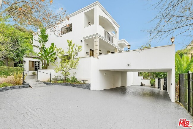 Building Photo - 1600 Benedict Canyon Drive Rental