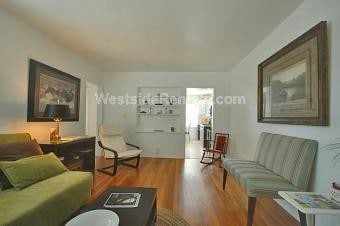 Lots of Windows - 1352 Ocean Park Blvd Unit D