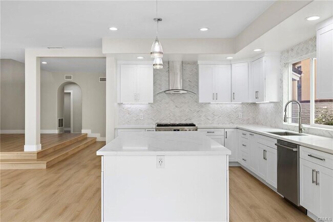 Photo - 1 Weymouth Ct