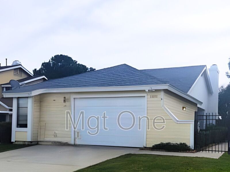 Photo - 23097 Mansfield Ln