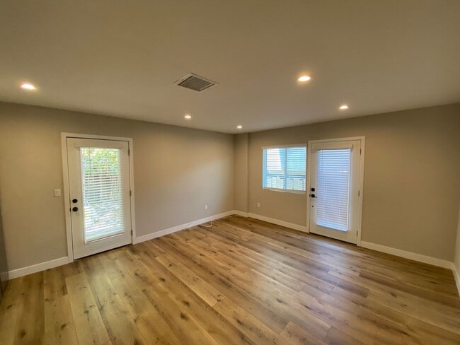 Photo - NEW 4BD/2BA!! Easy Walk to Campus