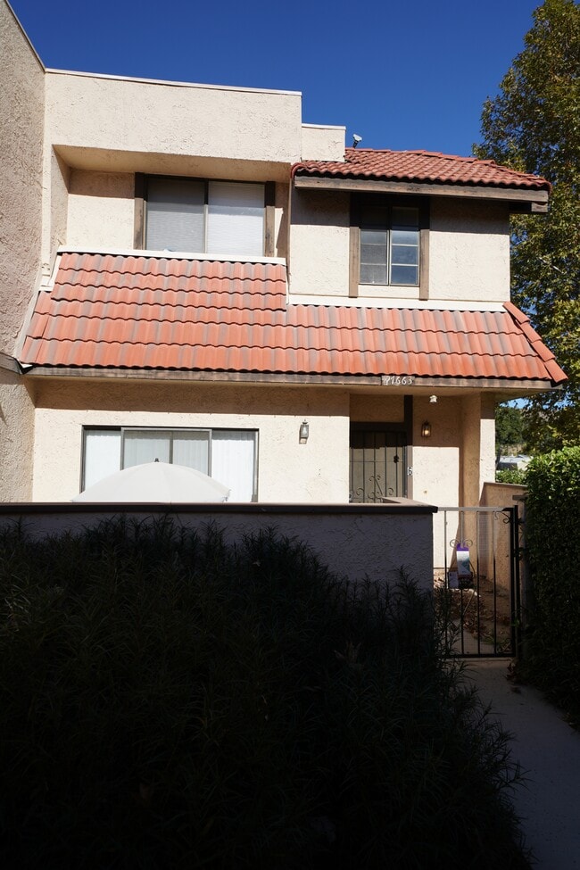 Photo - 27663 Ironstone Dr