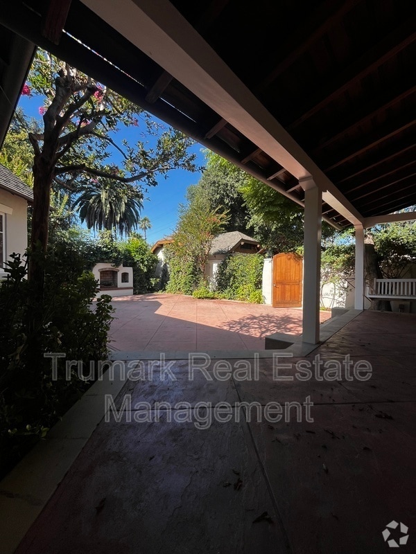 Building Photo - 4412 Indiana Ave Rental