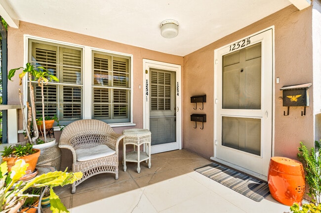 Photo - 1254 Devon Ave Unit 1254