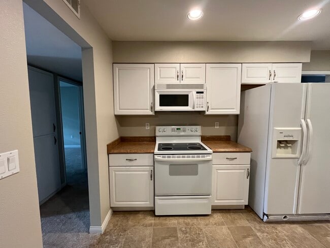 Photo - 25981 Coombe Hill Dr