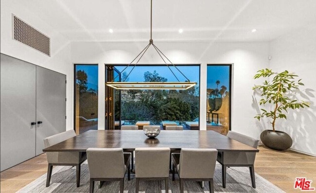 Photo - 727 N Beverly Glen Blvd