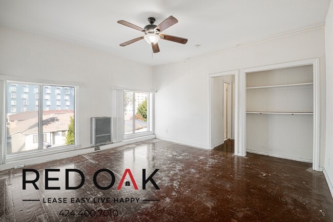 Building Photo - 835 S Oxford Ave Unit 405