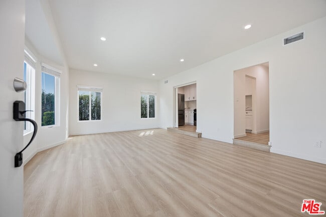 Photo - 3015 Stocker Pl