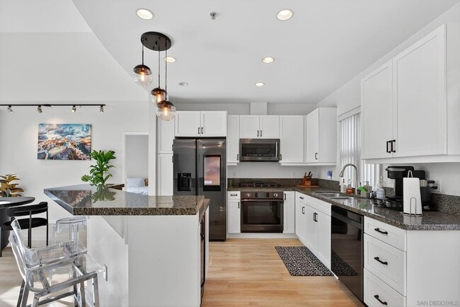 Photo - 555 Front St Unit 206