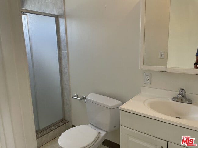 Photo - 1150 N Commonwealth Ave Unit #6