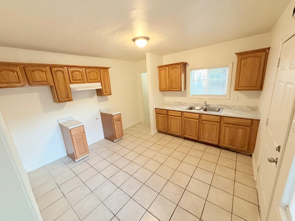 Photo - 818 E Rte 66 Unit 15