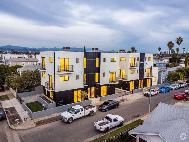 Building Photo - 2332 Carmona Ave Unit 5511 Glennie Ln. Rental