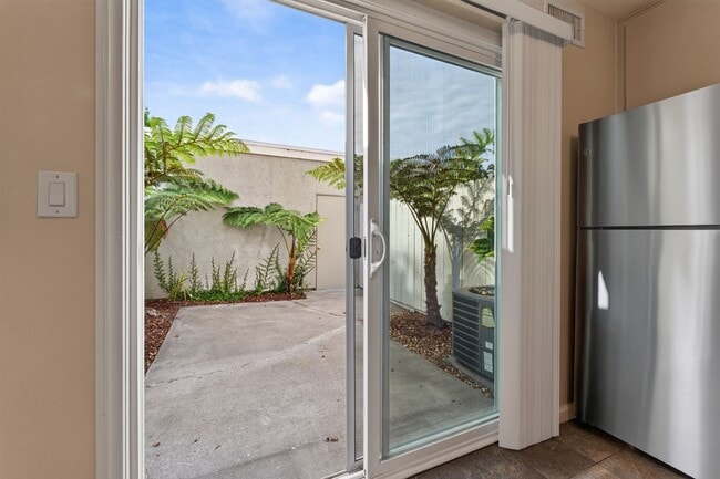 Photo - Large spacious 2 Bedroom in UTC