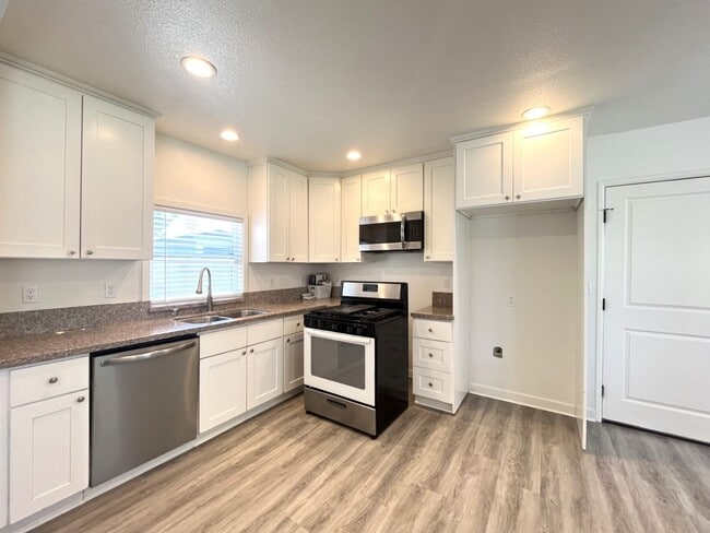Photo - 2 UNITS IN ONE!! A 3 bed, 2 bath FRONT house with a 1 bed 1 bath ADU, located in San Bernardino!