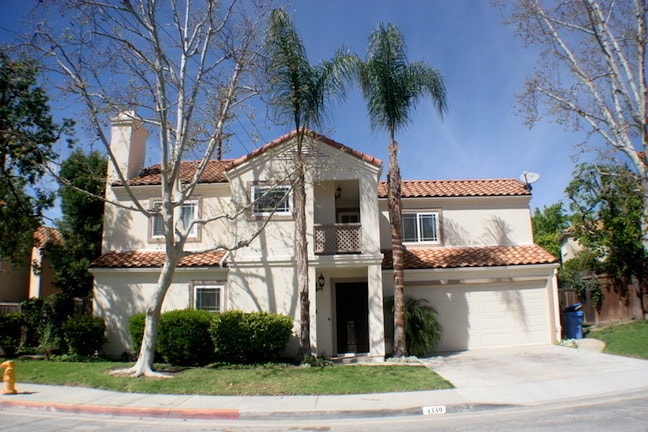 Beautiful 2-story home located in Calabasa... - Beautiful 2-story home located in Calabasa...