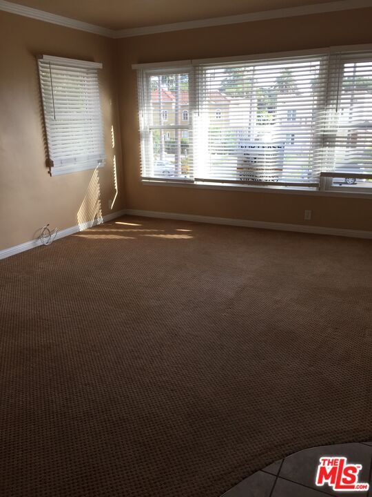 Photo - 4425 Victoria Park Pl