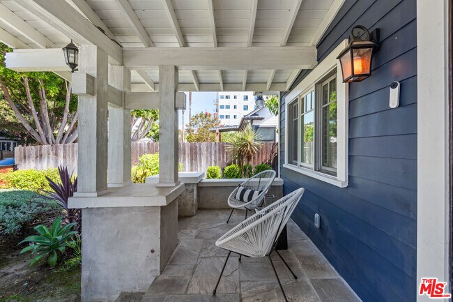 Photo - 222 N St Andrews Pl