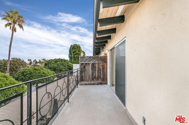 Photo - 2637 S Centinela Ave Unit 18